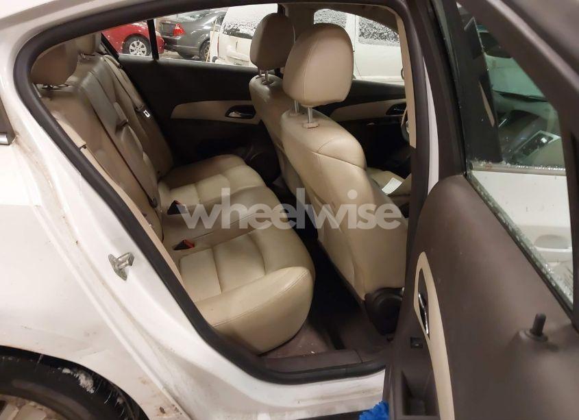 Photo 8 of 2013 Chevrolet Cruze 2LT AUTO (VIN 1G1PE5SB1D7104367)