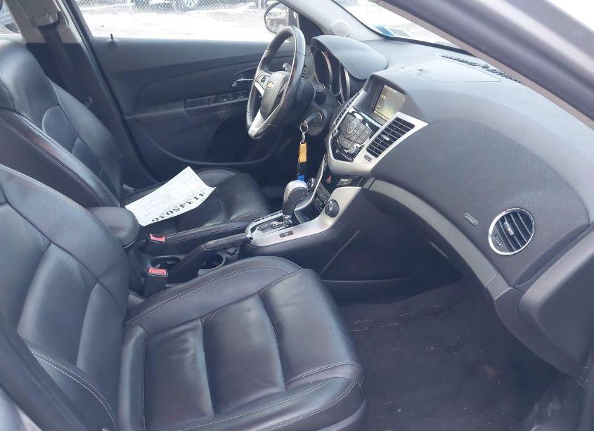 Photo 5 of 2013 Chevrolet Cruze 2LT AUTO (VIN 1G1PE5SB1D7104577)