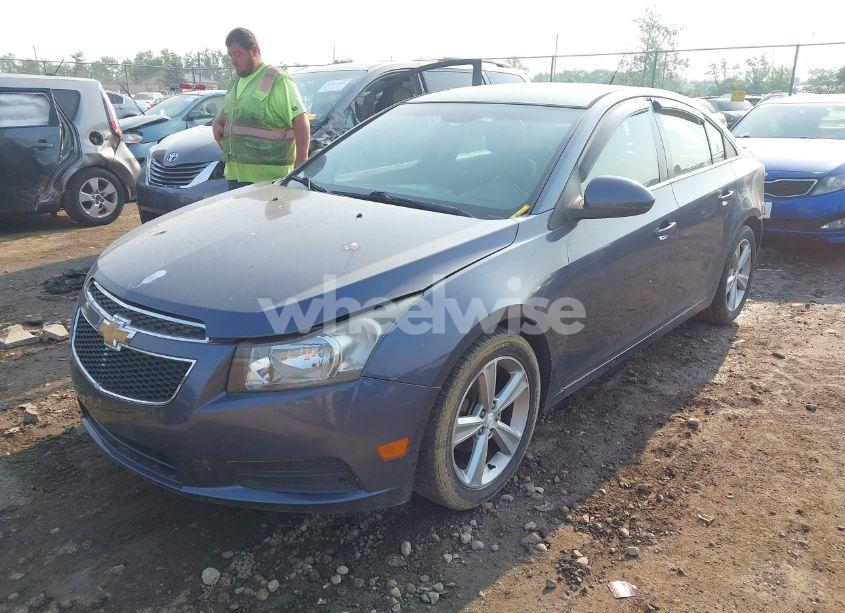 Photo 2 of 2013 Chevrolet Cruze 2LT AUTO (VIN 1G1PE5SB1D7108211)