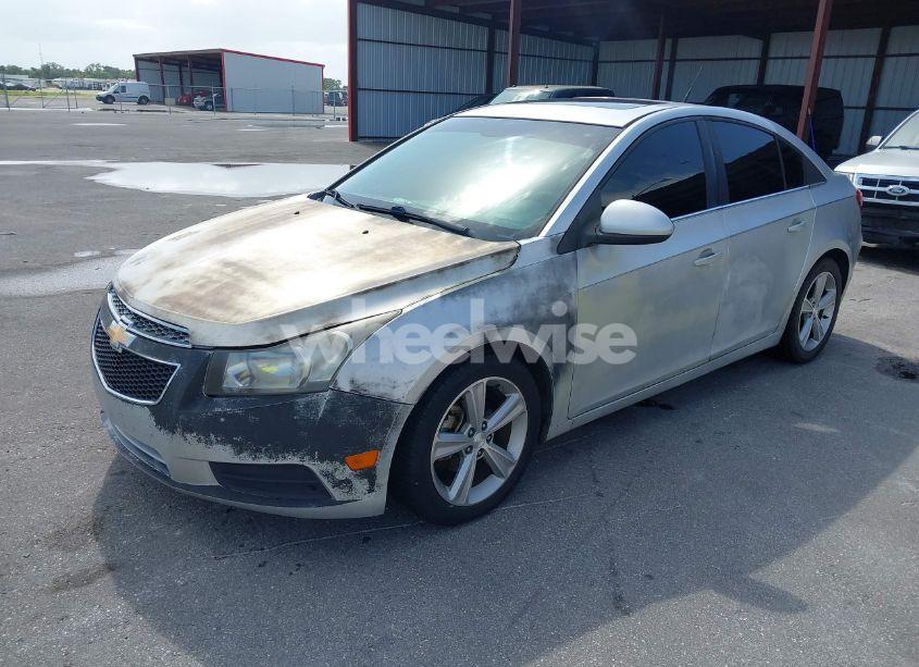 Photo 2 of 2013 Chevrolet Cruze 2LT AUTO (VIN 1G1PE5SB1D7141225)