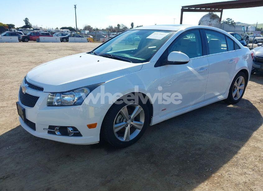 Photo 2 of 2013 Chevrolet Cruze 2LT AUTO (VIN 1G1PE5SB1D7156680)