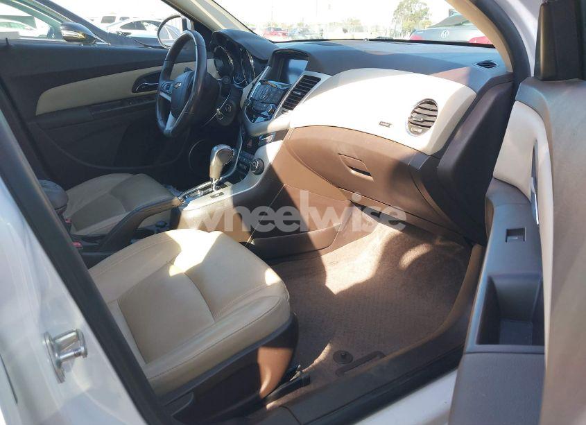 Photo 5 of 2013 Chevrolet Cruze 2LT AUTO (VIN 1G1PE5SB1D7156680)