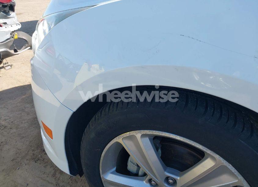 Photo 6 of 2013 Chevrolet Cruze 2LT AUTO (VIN 1G1PE5SB1D7156680)