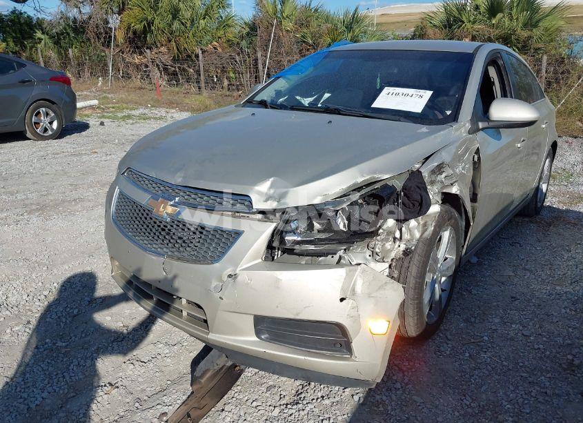 Photo 2 of 2013 Chevrolet Cruze 2LT AUTO (VIN 1G1PE5SB1D7273661)