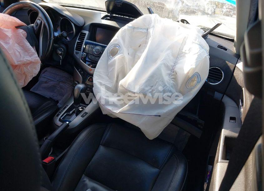 Photo 5 of 2013 Chevrolet Cruze 2LT AUTO (VIN 1G1PE5SB1D7273661)