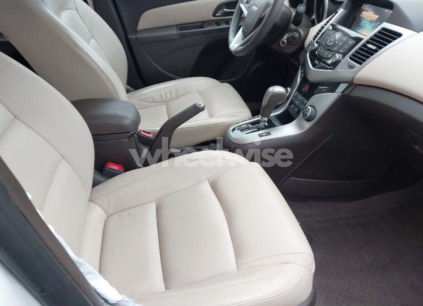 Photo 5 of 2013 Chevrolet Cruze 2LT AUTO (VIN 1G1PE5SB1D7298527)