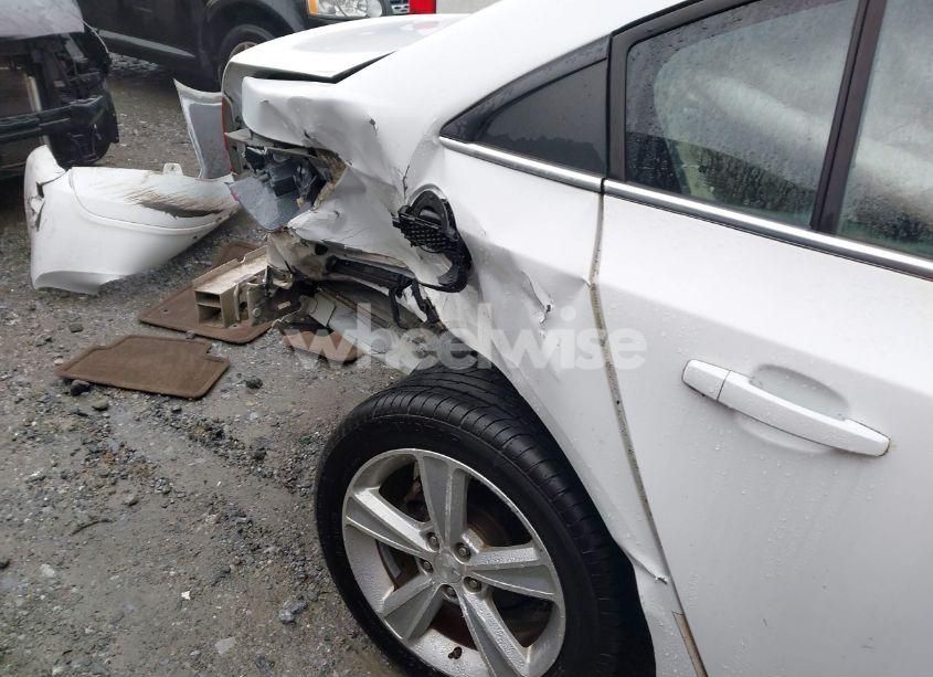 Photo 6 of 2013 Chevrolet Cruze 2LT AUTO (VIN 1G1PE5SB1D7298527)