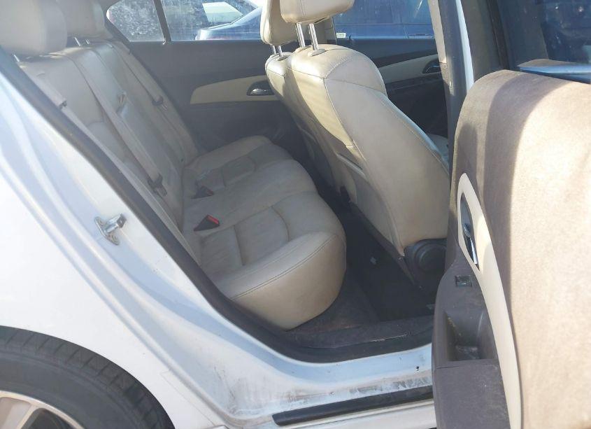 Photo 8 of 2014 Chevrolet Cruze 2LT AUTO (VIN 1G1PE5SB1E7107562)