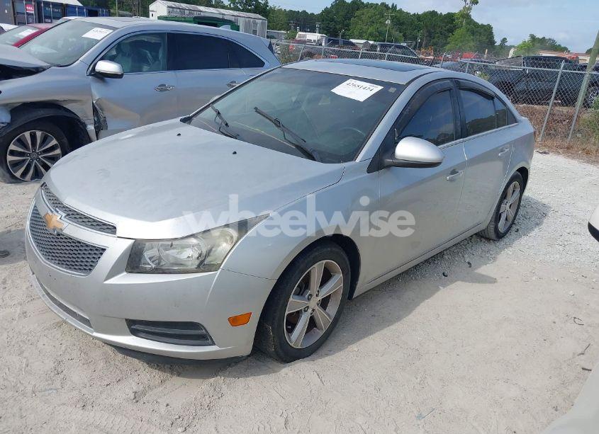 Photo 2 of 2014 Chevrolet Cruze 2LT AUTO (VIN 1G1PE5SB1E7117010)