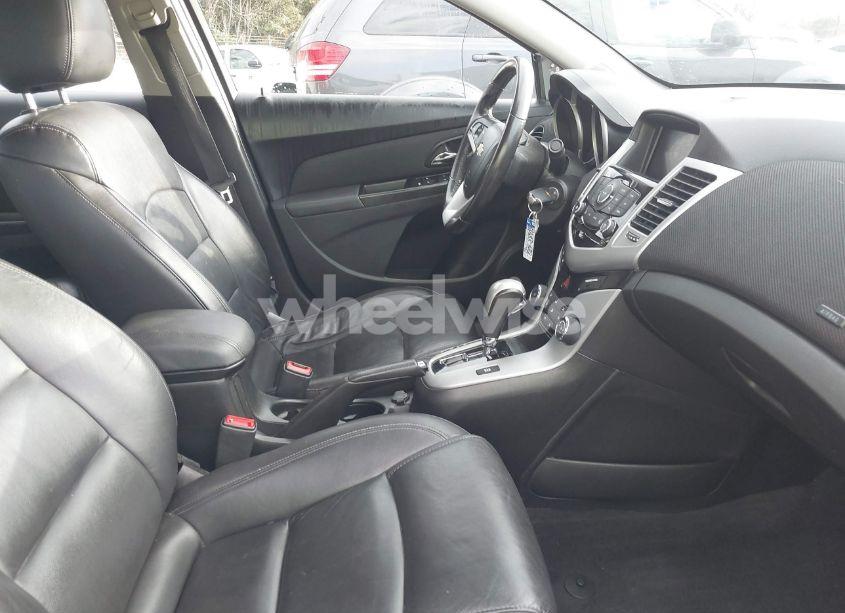 Photo 5 of 2014 Chevrolet Cruze 2LT AUTO (VIN 1G1PE5SB1E7225319)