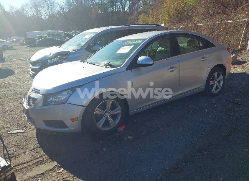 Photo 2 of 2014 Chevrolet Cruze 2LT AUTO (VIN 1G1PE5SB1E7249717)