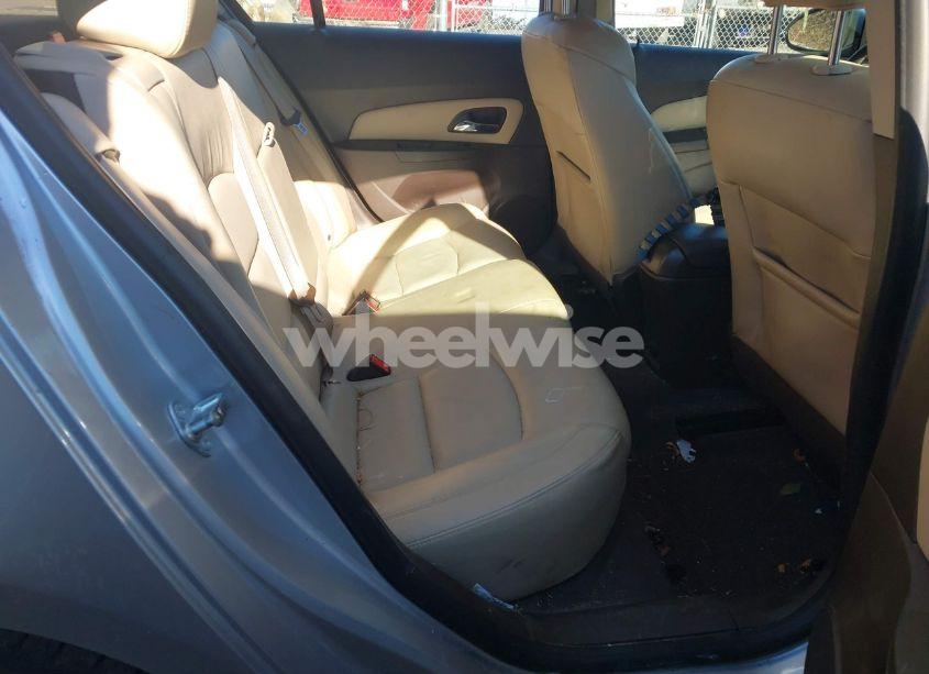 Photo 8 of 2014 Chevrolet Cruze 2LT AUTO (VIN 1G1PE5SB1E7249717)