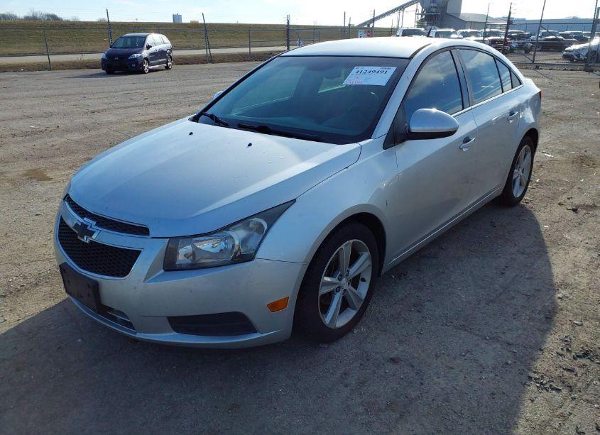 Photo 2 of 2014 Chevrolet Cruze 2LT AUTO (VIN 1G1PE5SB1E7256019)