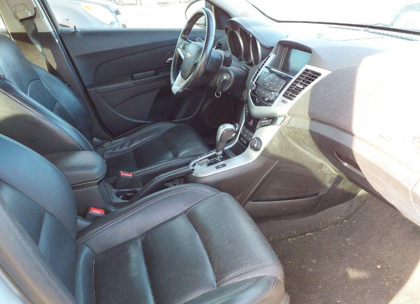 Photo 5 of 2014 Chevrolet Cruze 2LT AUTO (VIN 1G1PE5SB1E7256019)