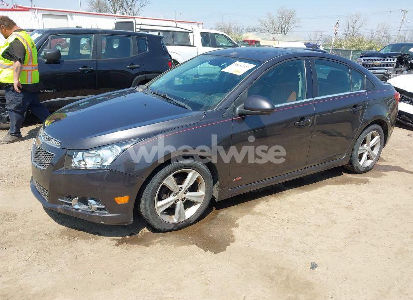 Photo 2 of 2014 Chevrolet Cruze 2LT AUTO (VIN 1G1PE5SB1E7277145)