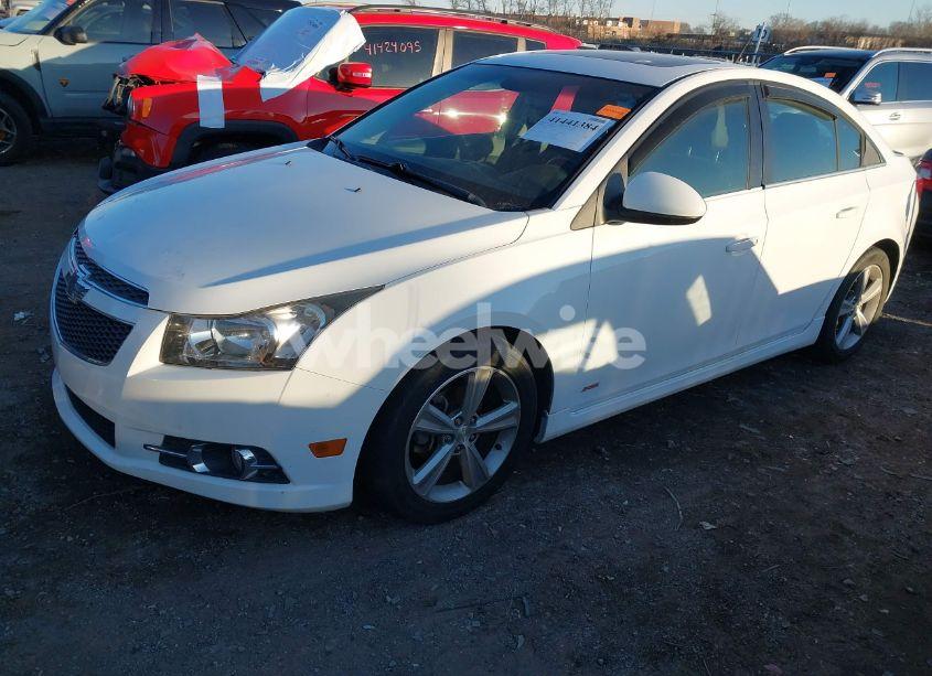 Photo 2 of 2014 Chevrolet Cruze 2LT AUTO (VIN 1G1PE5SB1E7279395)