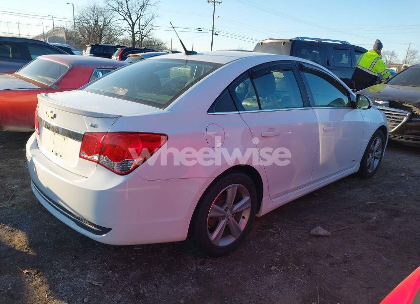 Photo 4 of 2014 Chevrolet Cruze 2LT AUTO (VIN 1G1PE5SB1E7279395)