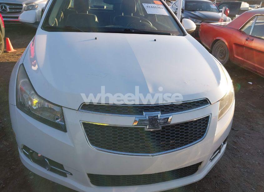 Photo 6 of 2014 Chevrolet Cruze 2LT AUTO (VIN 1G1PE5SB1E7279395)