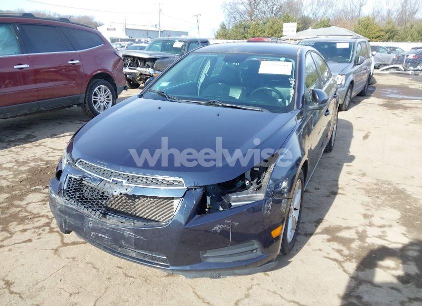 Photo 2 of 2014 Chevrolet Cruze 2LT AUTO (VIN 1G1PE5SB1E7300049)