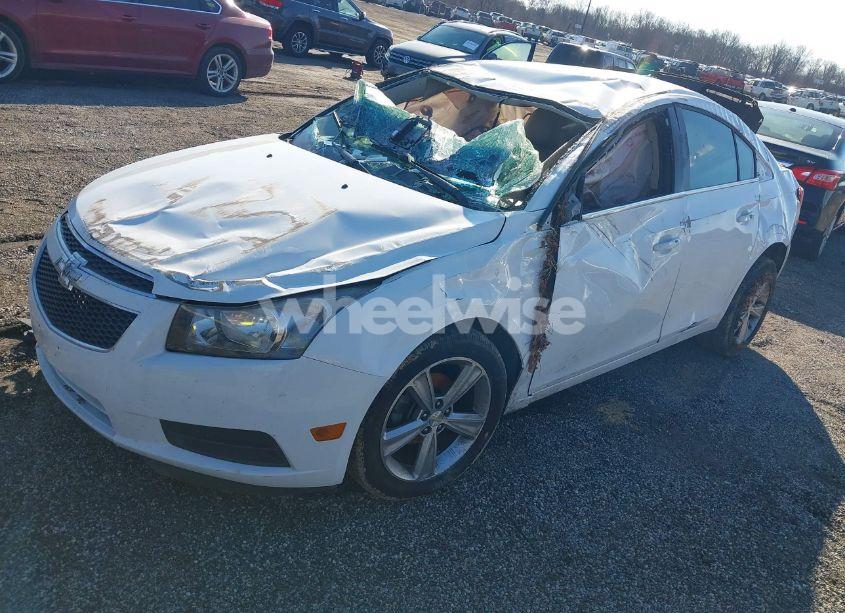 Photo 2 of 2014 Chevrolet Cruze 2LT AUTO (VIN 1G1PE5SB1E7381019)