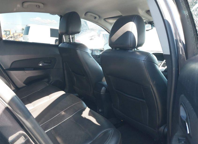 Photo 8 of 2015 Chevrolet Cruze 2LT AUTO (VIN 1G1PE5SB1F7158691)