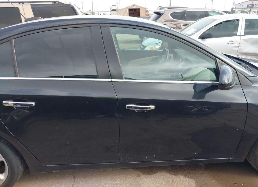 Photo 13 of 2015 Chevrolet Cruze 2LT AUTO (VIN 1G1PE5SB1F7169657)