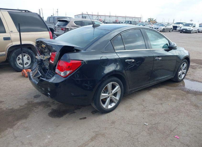 Photo 4 of 2015 Chevrolet Cruze 2LT AUTO (VIN 1G1PE5SB1F7169657)