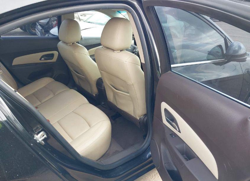 Photo 8 of 2015 Chevrolet Cruze 2LT AUTO (VIN 1G1PE5SB1F7169657)