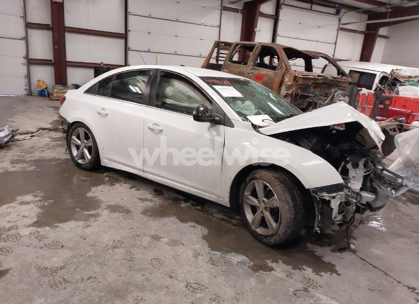 2015 Chevrolet Cruze 2LT AUTO (VIN 1G1PE5SB1F7241053) main photo