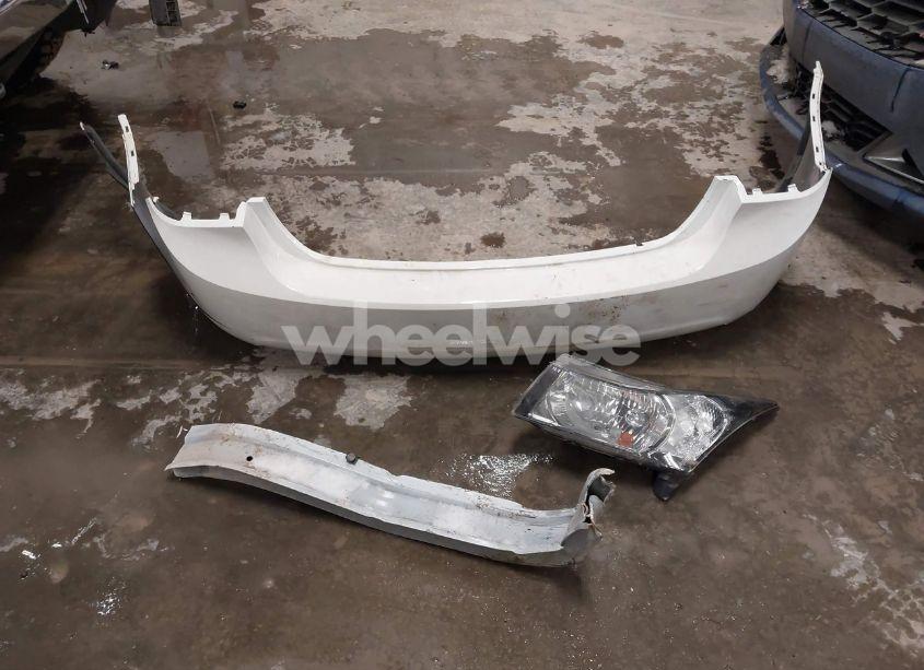 Photo 12 of 2015 Chevrolet Cruze 2LT AUTO (VIN 1G1PE5SB1F7241053)