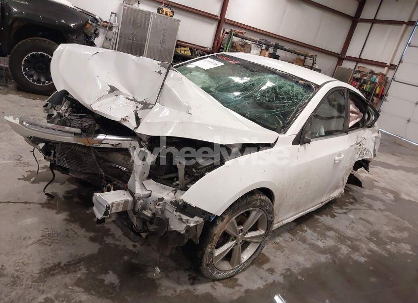 Photo 2 of 2015 Chevrolet Cruze 2LT AUTO (VIN 1G1PE5SB1F7241053)