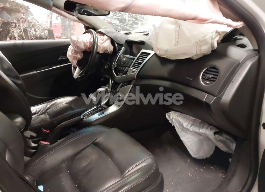 Photo 5 of 2015 Chevrolet Cruze 2LT AUTO (VIN 1G1PE5SB1F7241053)