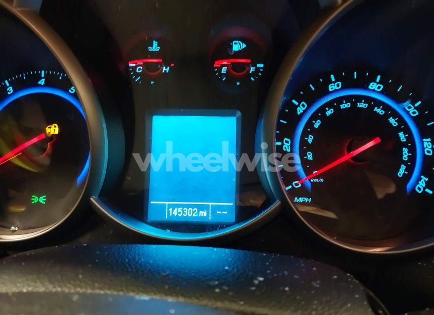 Photo 7 of 2015 Chevrolet Cruze 2LT AUTO (VIN 1G1PE5SB1F7241053)