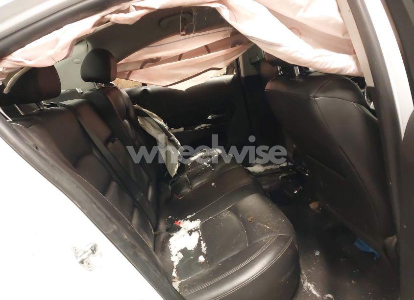 Photo 8 of 2015 Chevrolet Cruze 2LT AUTO (VIN 1G1PE5SB1F7241053)