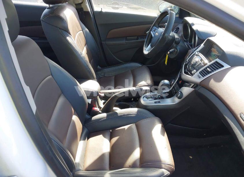 Photo 5 of 2015 Chevrolet Cruze 2LT AUTO (VIN 1G1PE5SB1F7246107)