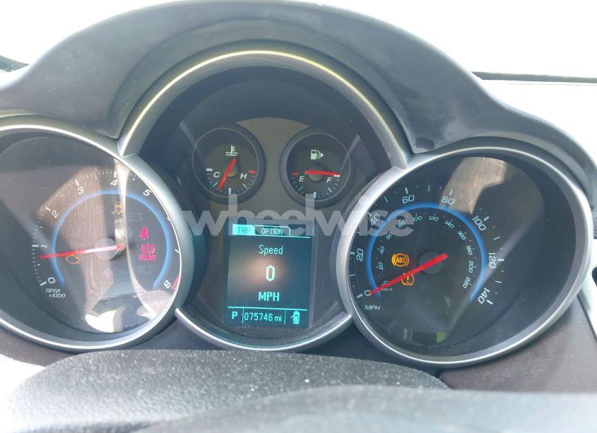 Photo 7 of 2015 Chevrolet Cruze 2LT AUTO (VIN 1G1PE5SB1F7246107)