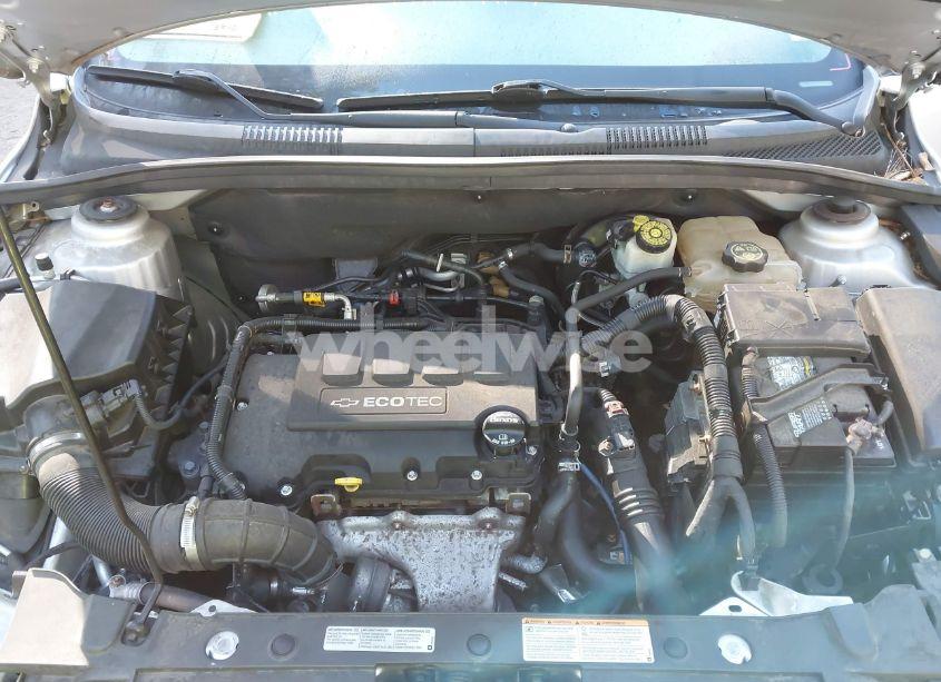 Photo 10 of 2015 Chevrolet Cruze 2LT AUTO (VIN 1G1PE5SB1F7265059)