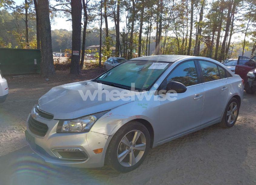 Photo 2 of 2015 Chevrolet Cruze 2LT AUTO (VIN 1G1PE5SB1F7265059)