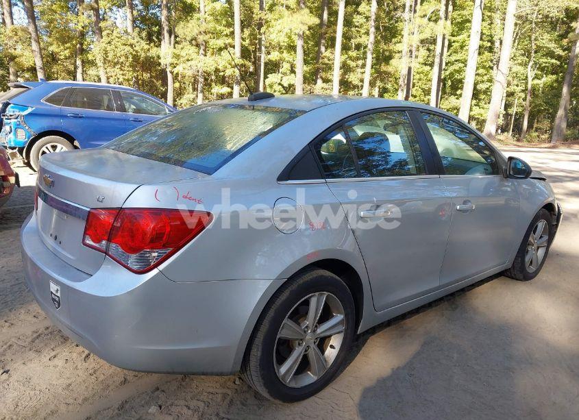 Photo 4 of 2015 Chevrolet Cruze 2LT AUTO (VIN 1G1PE5SB1F7265059)