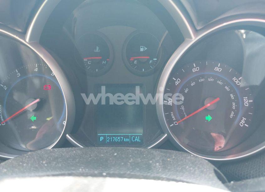 Photo 7 of 2013 Chevrolet Cruze 2LT AUTO (VIN 1G1PE5SB2D7285558)