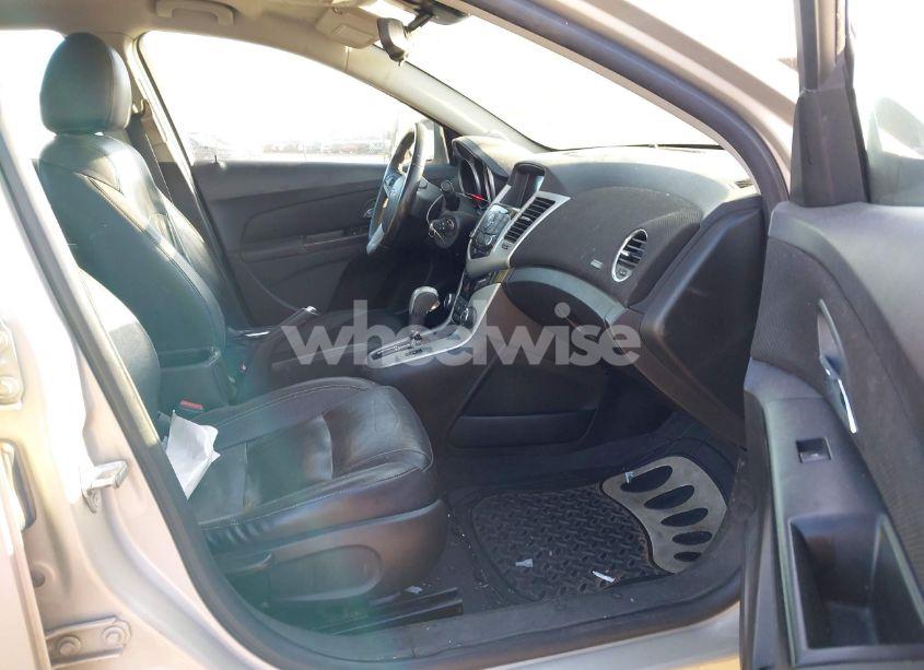 Photo 5 of 2013 Chevrolet Cruze 2LT AUTO (VIN 1G1PE5SB2D7294132)