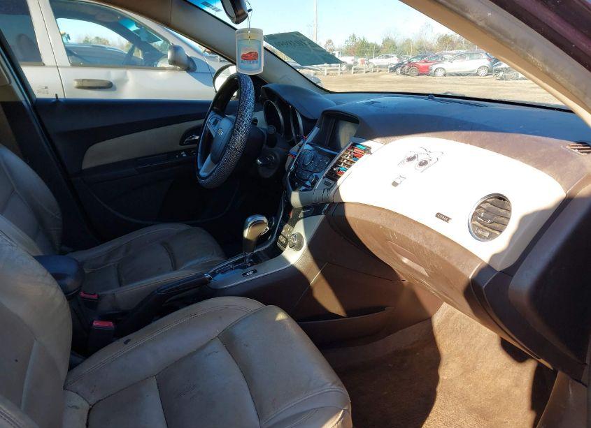 Photo 5 of 2014 Chevrolet Cruze 2LT AUTO (VIN 1G1PE5SB2E7252738)