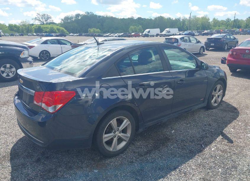 Photo 4 of 2014 Chevrolet Cruze 2LT AUTO (VIN 1G1PE5SB2E7332363)