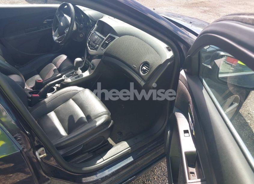 Photo 5 of 2014 Chevrolet Cruze 2LT AUTO (VIN 1G1PE5SB2E7332363)