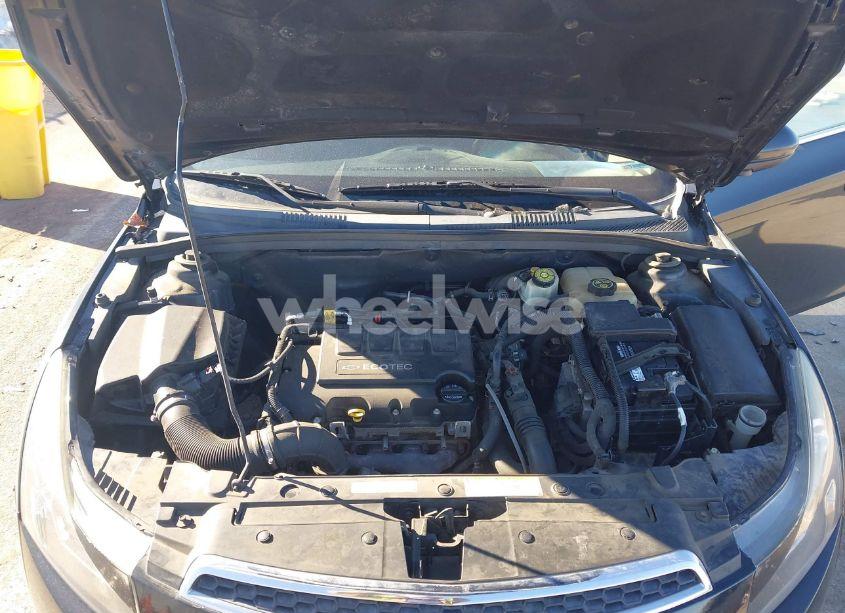 Photo 10 of 2014 Chevrolet Cruze 2LT AUTO (VIN 1G1PE5SB2E7405845)