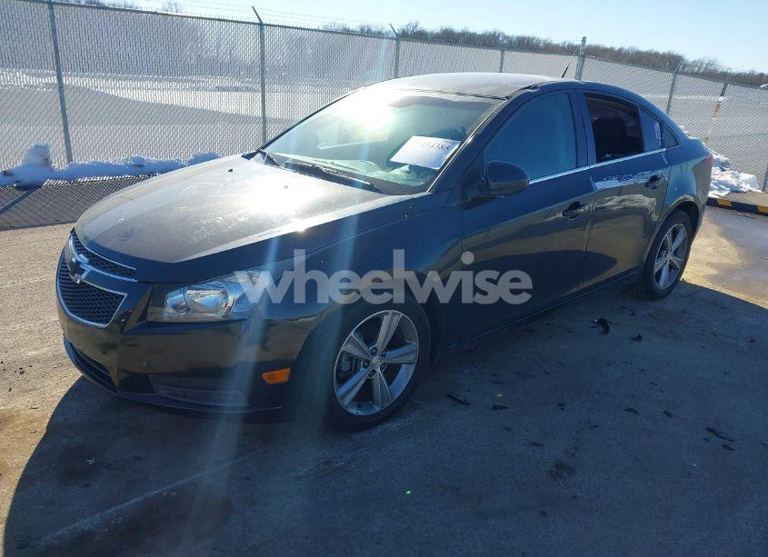 Photo 2 of 2014 Chevrolet Cruze 2LT AUTO (VIN 1G1PE5SB2E7405845)