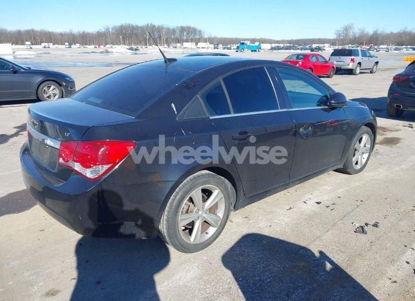 Photo 4 of 2014 Chevrolet Cruze 2LT AUTO (VIN 1G1PE5SB2E7405845)