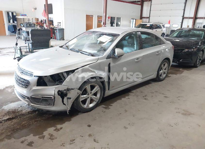 Photo 2 of 2015 Chevrolet Cruze 2LT AUTO (VIN 1G1PE5SB2F7105207)