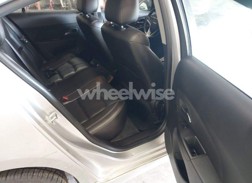 Photo 8 of 2015 Chevrolet Cruze 2LT AUTO (VIN 1G1PE5SB2F7105207)