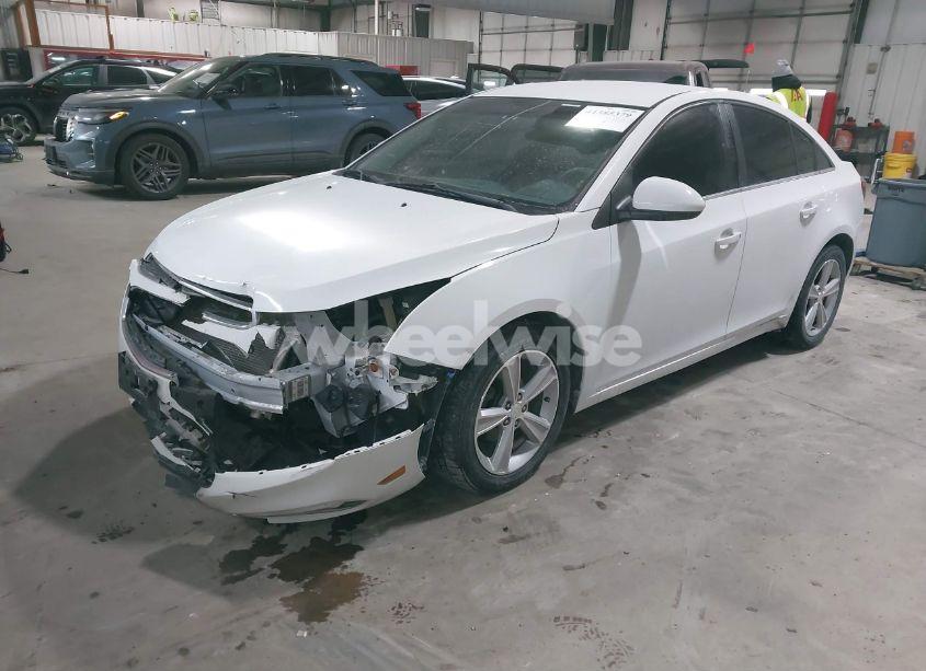 Photo 2 of 2015 Chevrolet Cruze 2LT AUTO (VIN 1G1PE5SB2F7178996)